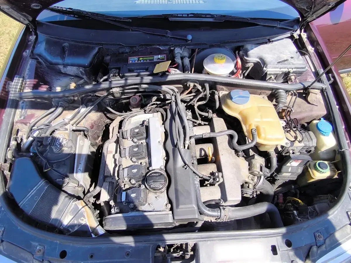 Gebraucht Audi A4 Basis 190 PS (139 kW) 1996 Rot Kombi
