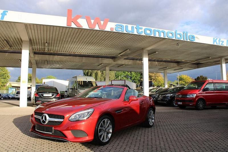 Manufaktur hyazinthrot Gebraucht 2019 Mercedes SLC180 Cabrio | 28.950 € (Fairer Preis) - Bild 1/4