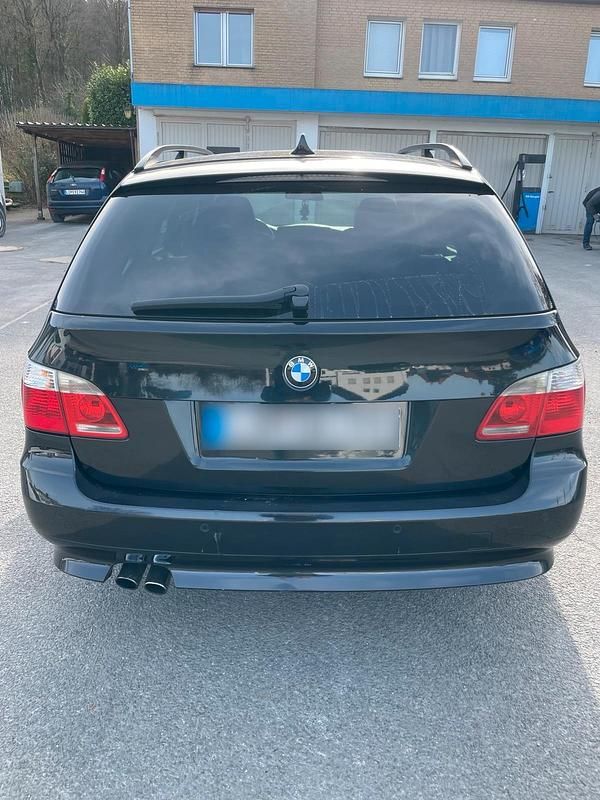 Gebraucht BMW 530 258 PS (189 kW) 2005 Schwarz Kombi