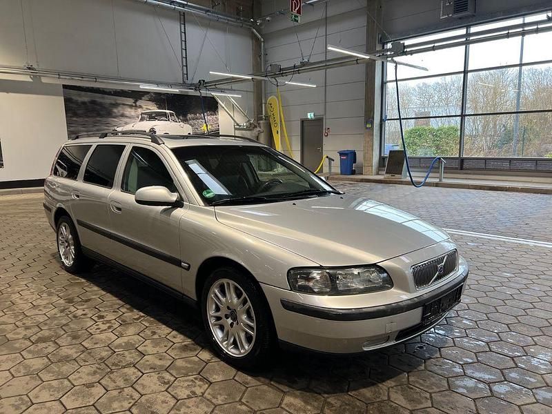 Gebraucht Volvo V70 250 PS (183 kW) 2002 Silber Kombi
