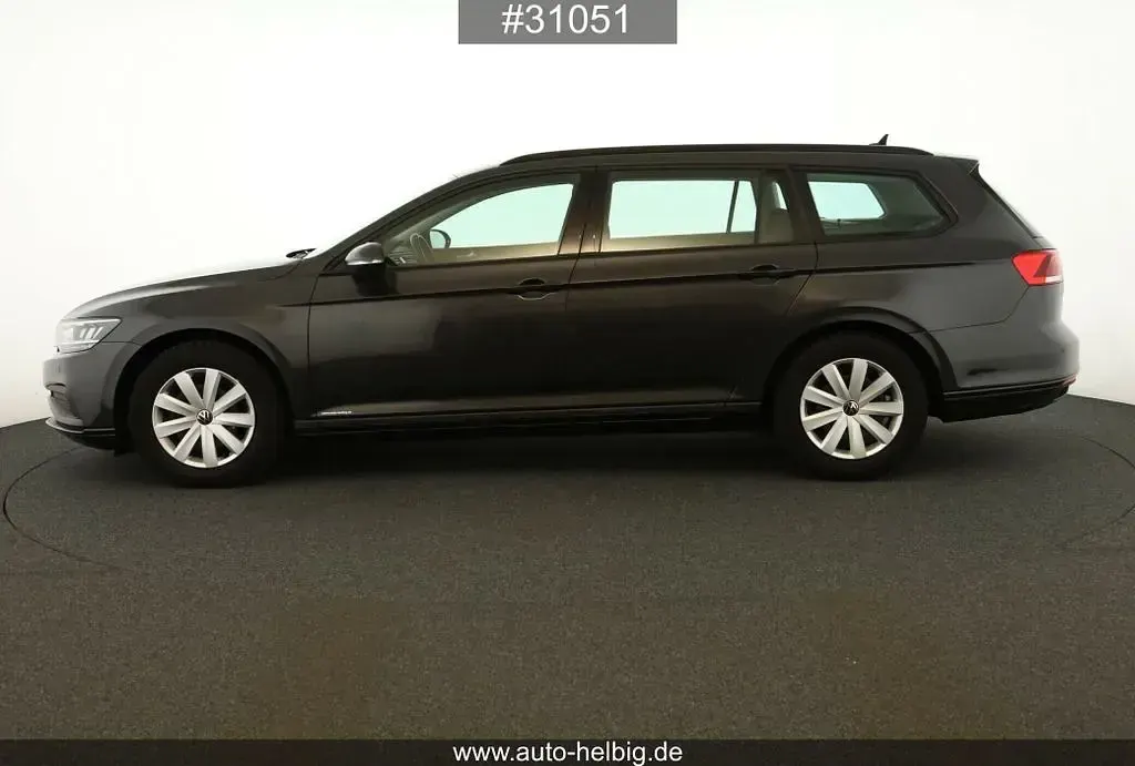 Używany VW Passat 122 KM (89 kW) 2023 Szary Kombi