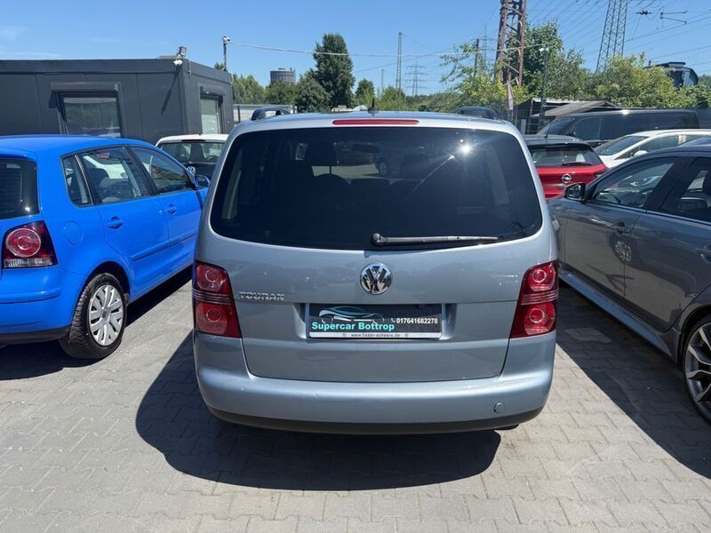Gebraucht VW Touran Conceptline 102 PS (75 kW) 2009 Grau Van / Kleinbus