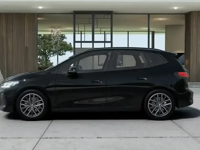Gebraucht BMW 220 Active Tourer M Sport 170 PS (125 kW) 2025 Black sapphire (schwarz) Van / Kleinbus