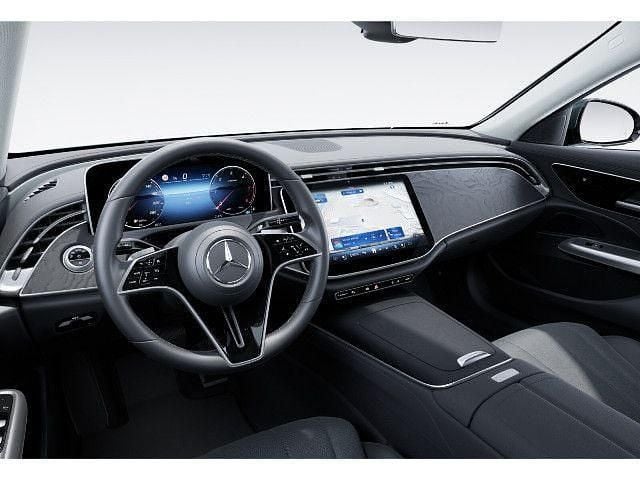 Gebraucht Mercedes E220 Avantgarde 197 PS (144 kW) 2024 Metalliclack verdesilber