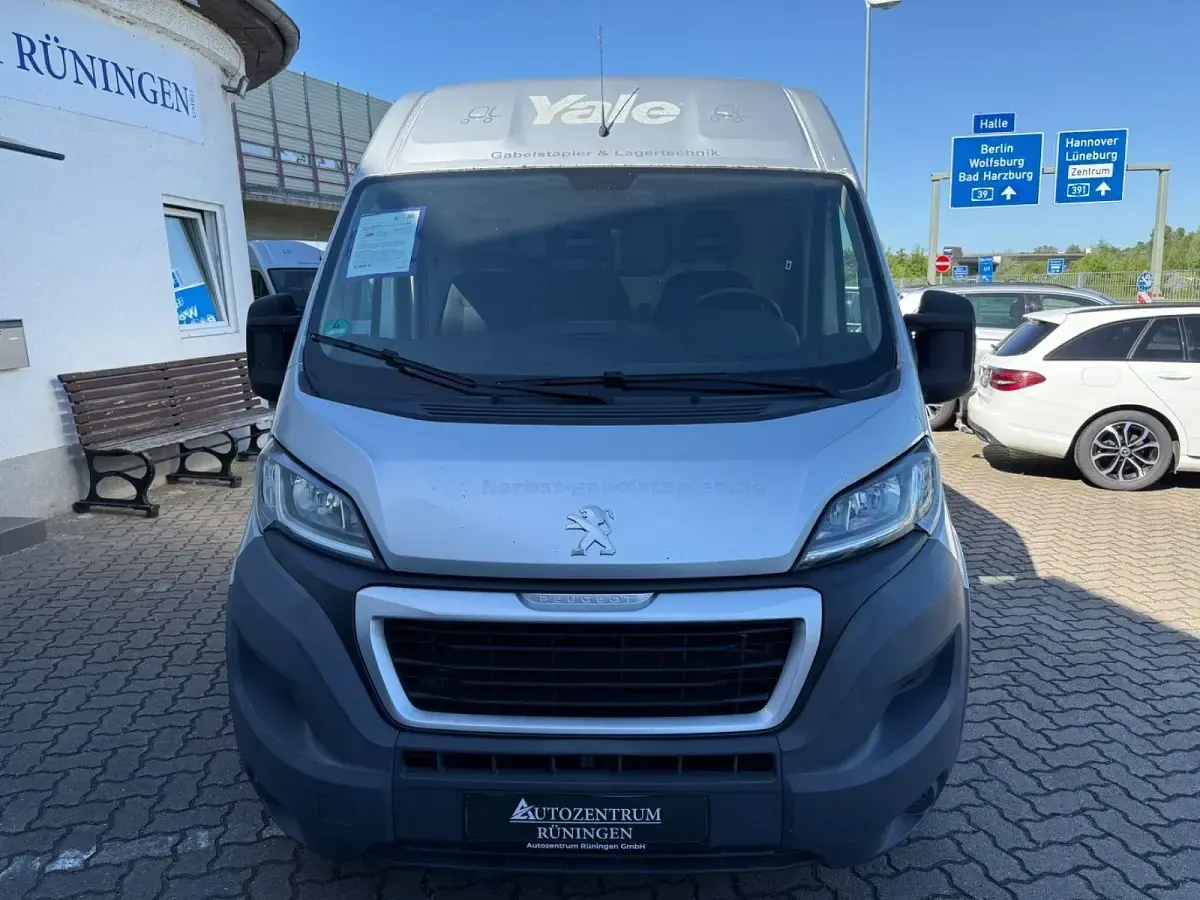 Gebraucht Peugeot Boxer Comfort 131 PS (96 kW) 2015 Silber Van