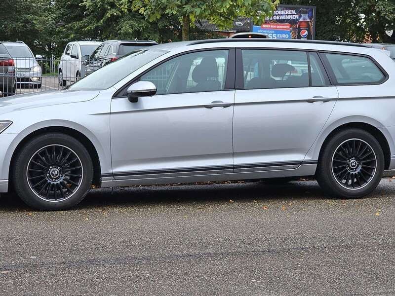 Silber Gebraucht 2017 VW Passat Kombi | 14.000 € (Fairer Preis) - Bild 1/1
