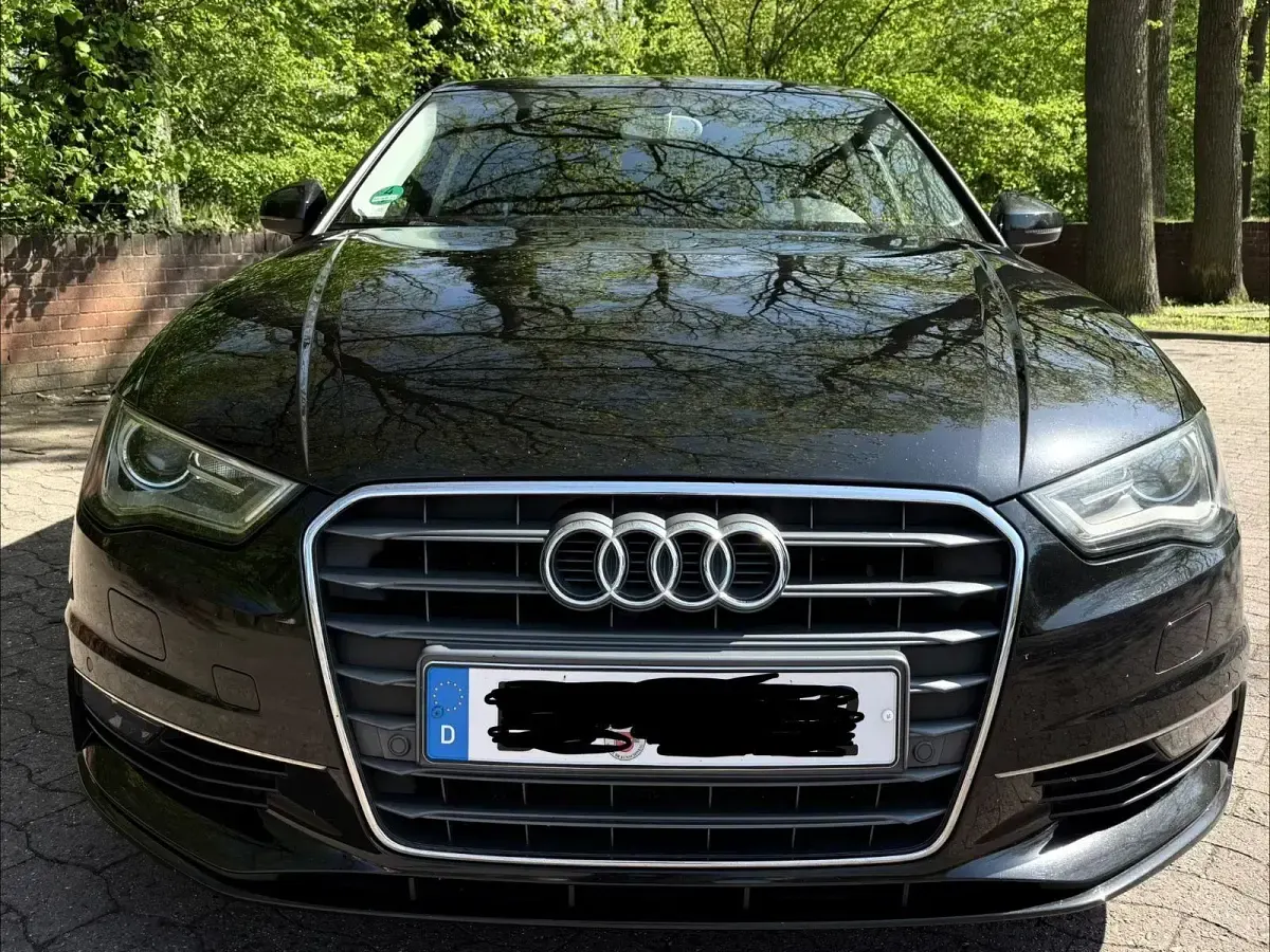 Gebraucht Audi A3 Attraction 110 PS (80 kW) 2015 Schwarz Limousine