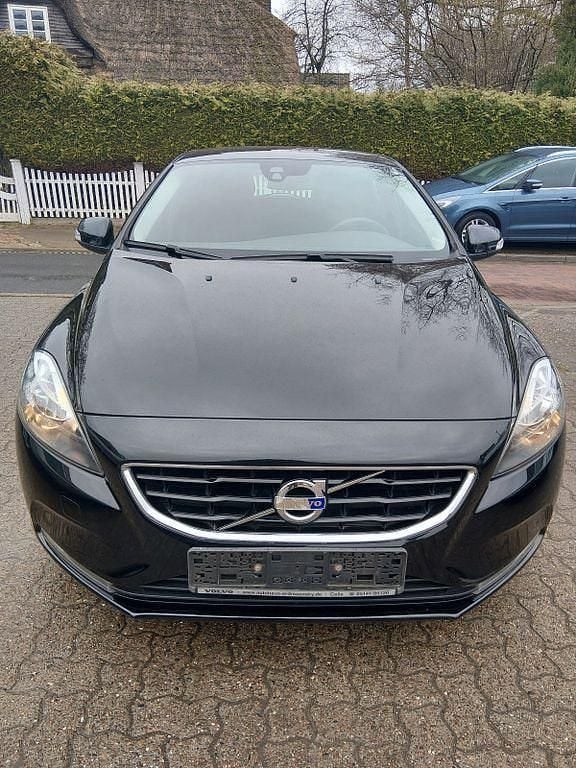 Gebraucht Volvo V40 Kinetic 120 PS (88 kW) 2014 Schwarz Limousine