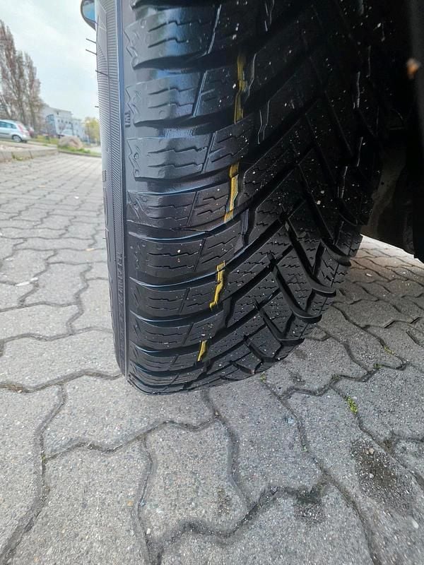 Gebraucht VW Fox 54 PS (39 kW) 2008 Schwarz Kleinwagen