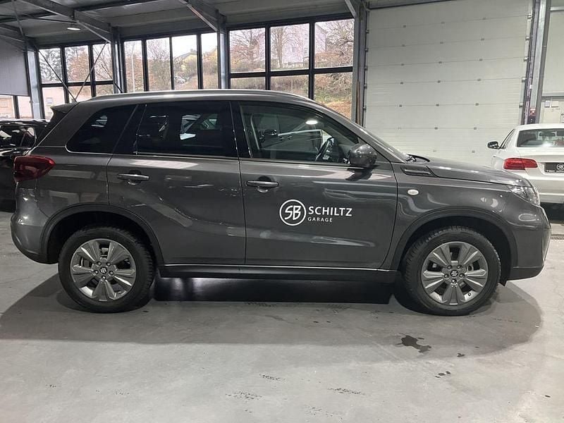 Gebraucht Suzuki Vitara GL 110 PS (80 kW) 2025 Grau SUV