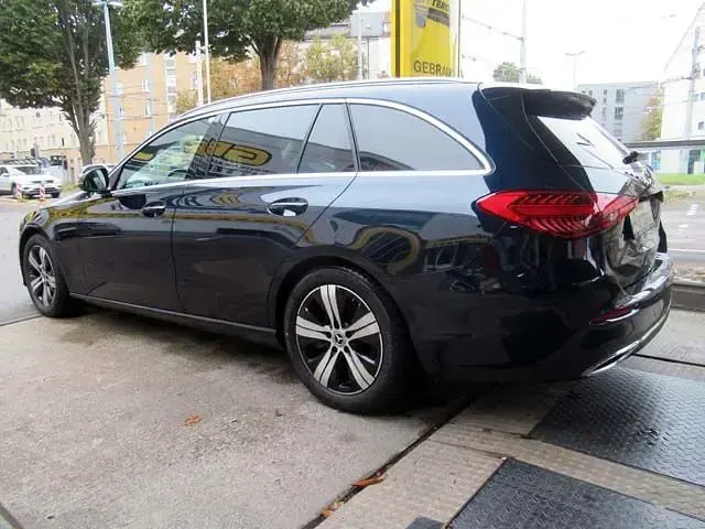 Gebraucht Mercedes 220 200 PS (147 kW) 2022 Blau Limousine