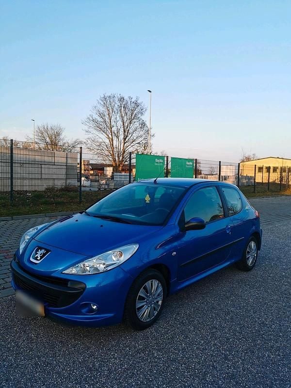Gebraucht Peugeot 206+ 75 PS (55 kW) 2009 Blau Kleinwagen