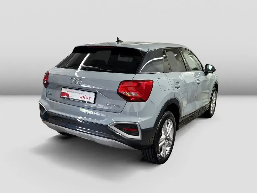 Gebraucht Audi Q2 Advanced 150 PS (110 kW) 2023 Pfeilgrau perleffekt SUV