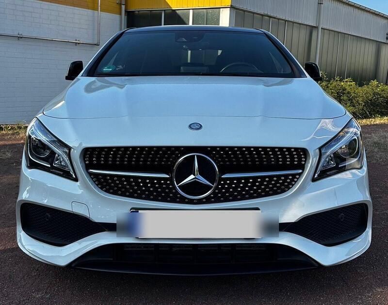 Weiß Gebraucht 2017 Mercedes CLA200 AMG line Coupé | 22.990 € (Fairer Preis) - Bild 1/4