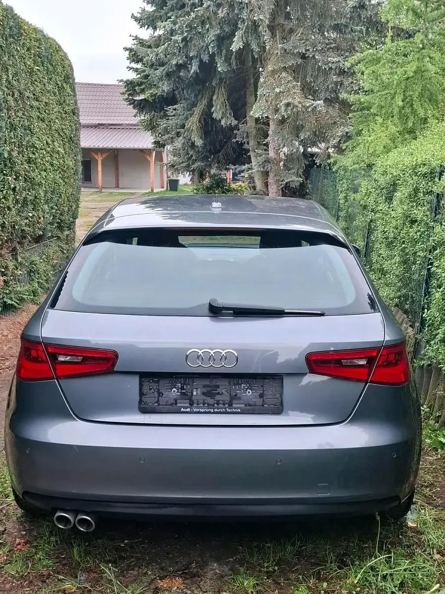 Gebraucht Audi A3 150 PS (110 kW) 2015 Grau Limousine
