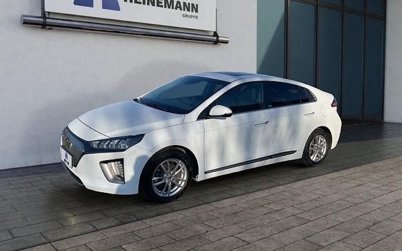 Polar white Gebraucht 2022 Hyundai Ioniq Prime Kleinwagen | 16.990 € (Fairer Preis) - Bild 1/4
