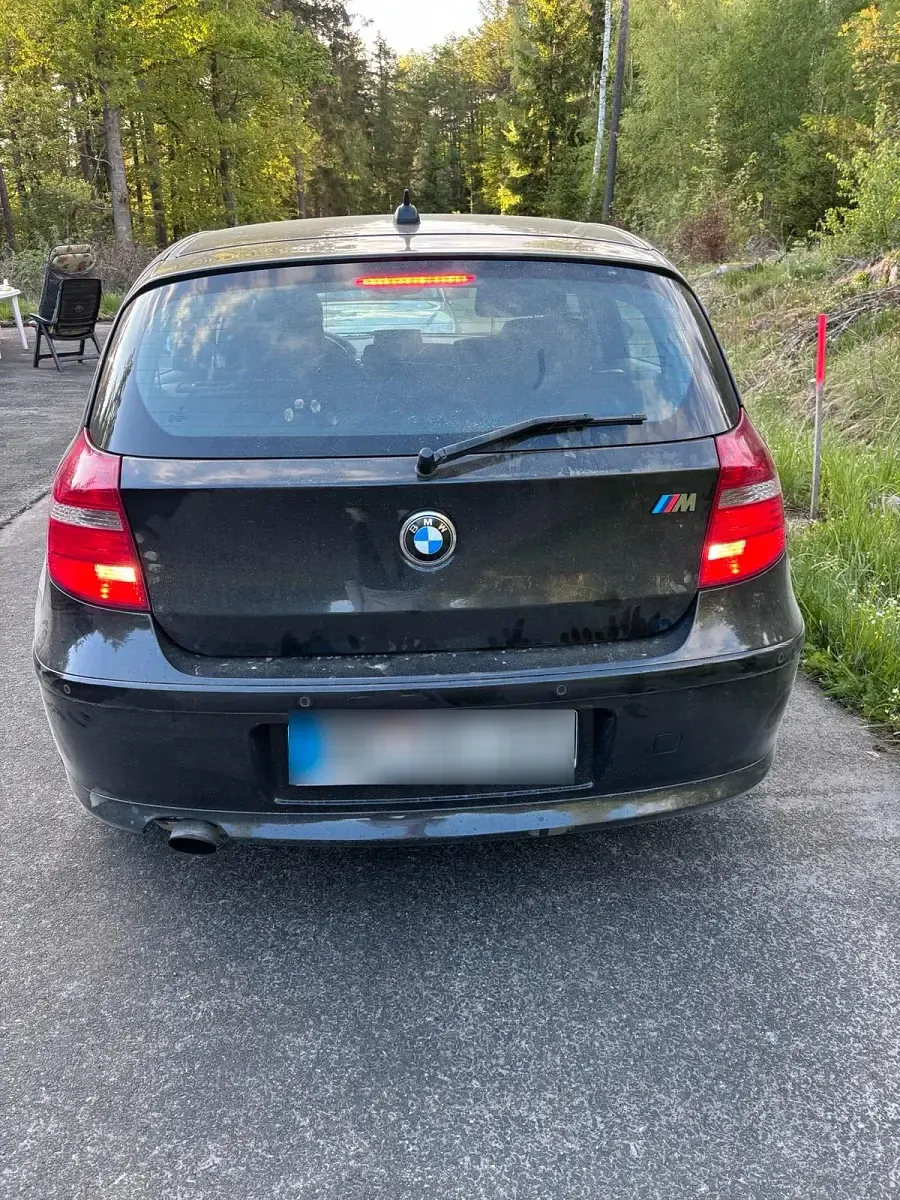 Gebraucht BMW 116 122 PS (89 kW) 2007 Schwarz Kleinwagen