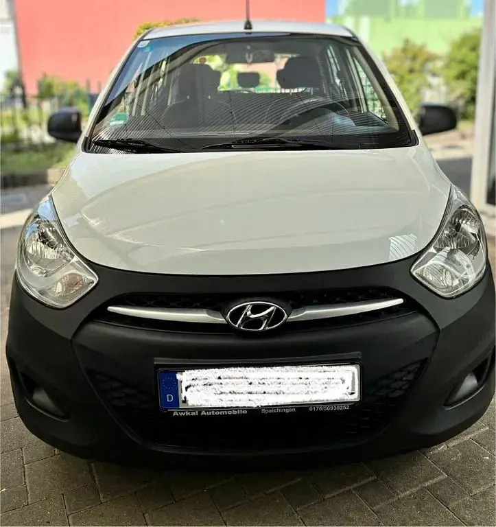 Gebraucht Hyundai i10 69 PS (50 kW) 2012 Weiß Kleinwagen
