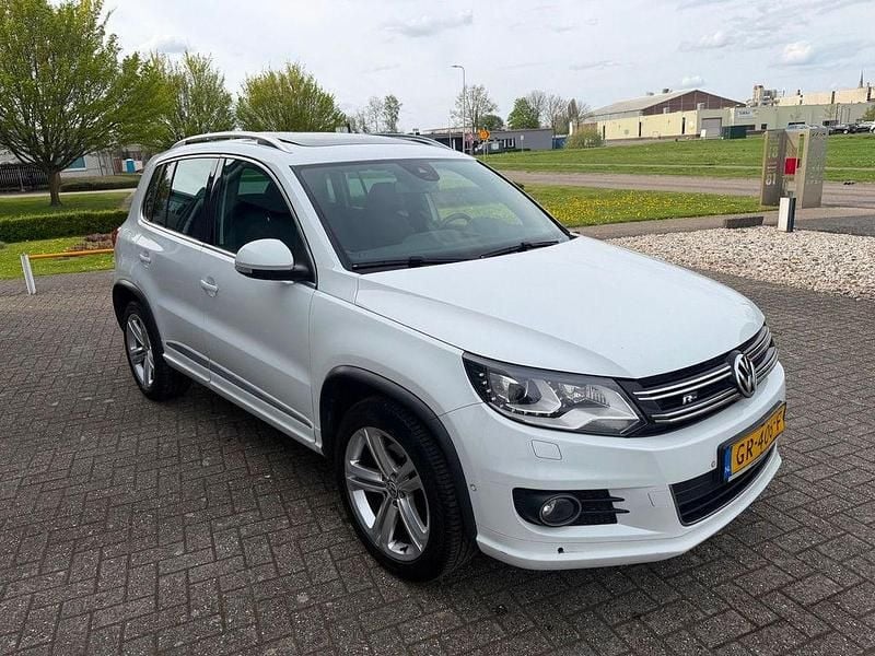 Gebraucht VW Tiguan R-line Edition 150 PS (110 kW) 2015 Weiß SUV