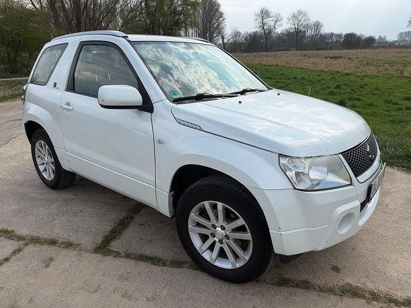 Gebraucht Suzuki Grand Vitara 106 PS (77 kW) 2007 Weiß SUV