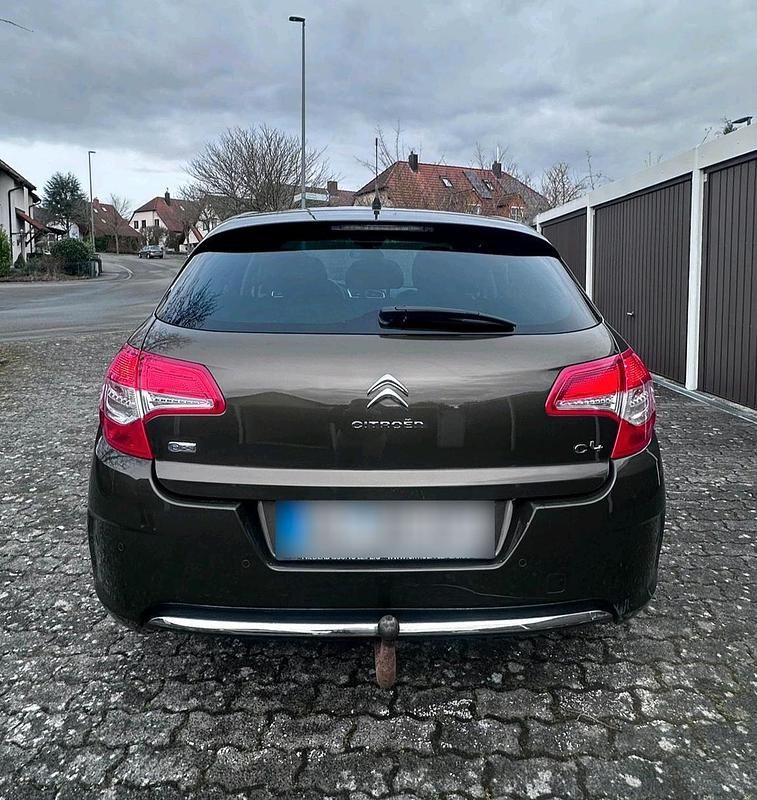 Gebraucht Citroën C4 112 PS (82 kW) 2012 Braun Limousine