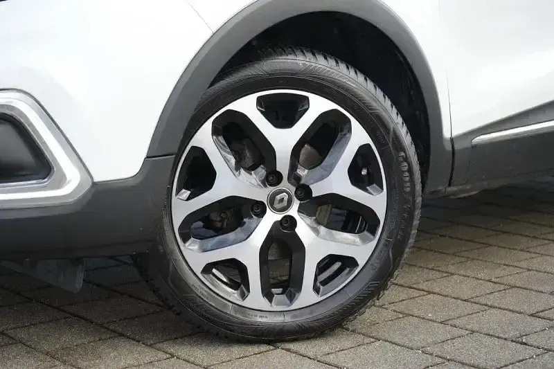 Gebraucht Renault Captur Collection 131 PS (96 kW) 2019 Weiß SUV