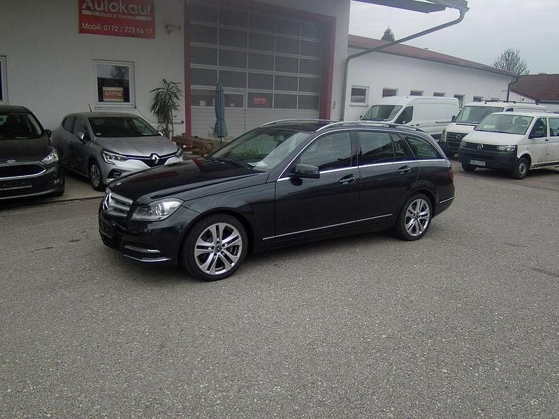 Gebraucht Mercedes C220 170 PS (125 kW) 2014 Schwarz Kombi