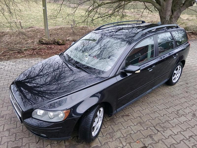Używany Volvo V50 140 KM (102 kW) 2006 Czarny Kombi