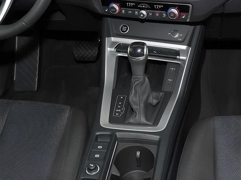 Gebraucht Audi Q3 150 PS (110 kW) 2025 Schwarz SUV