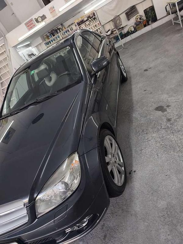 Gebraucht Mercedes 220 178 PS (130 kW) 2009