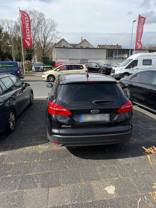 Gebraucht Ford Focus 95 PS (69 kW) 2017 Schwarz Kombi