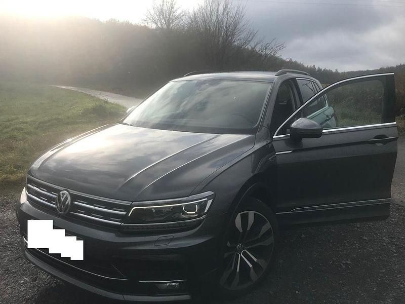Grau Gebraucht 2018 VW Tiguan R-line SUV | 22.999 € (Superpreis) - Bild 1/4