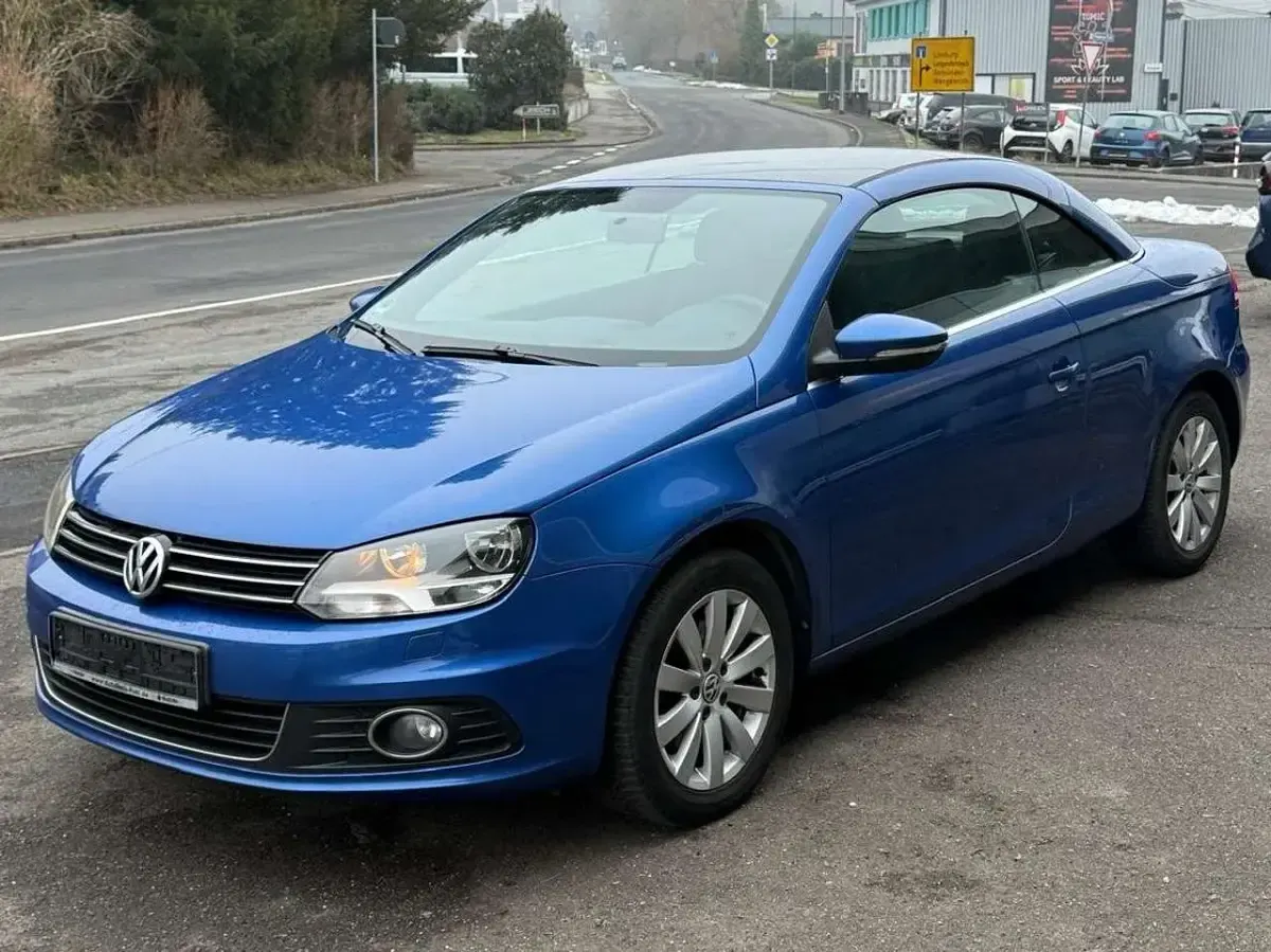 Gebraucht VW Eos 122 PS (89 kW) 2013 Blau Cabrio