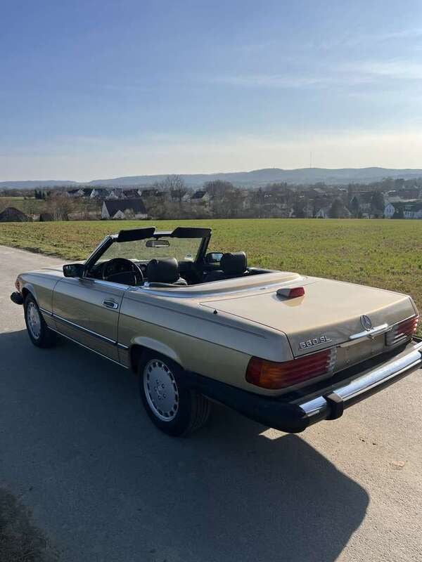 Gold Gebraucht 1987 Mercedes 560 Cabrio | 12.990 € - Bild 1/4