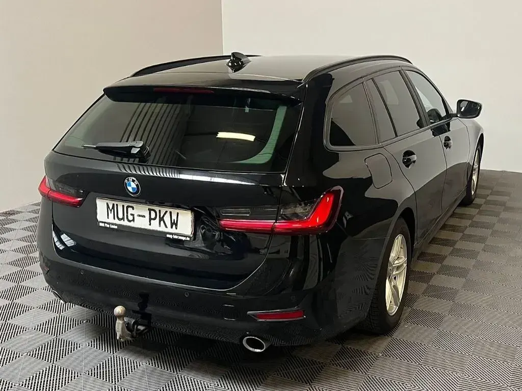 Gebraucht BMW 320 Advantage 190 PS (139 kW) 2022 Schwarz Kombi