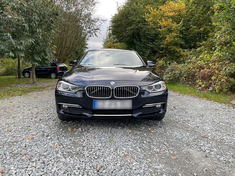 Gebraucht BMW 320 Luxury Line 184 PS (135 kW) 2012 Schwarz Limousine