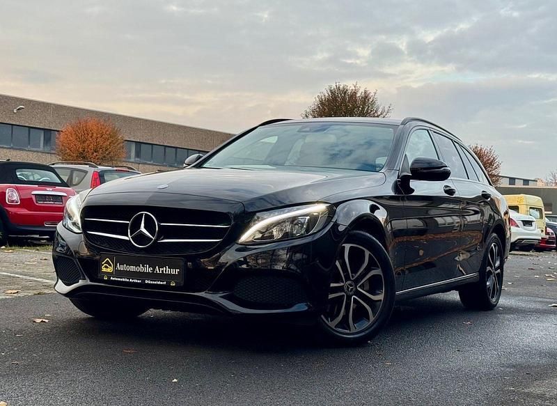 Schwarz Gebraucht 2017 Mercedes C220 Kombi | 17.990 € (Guter Preis) - Bild 1/4