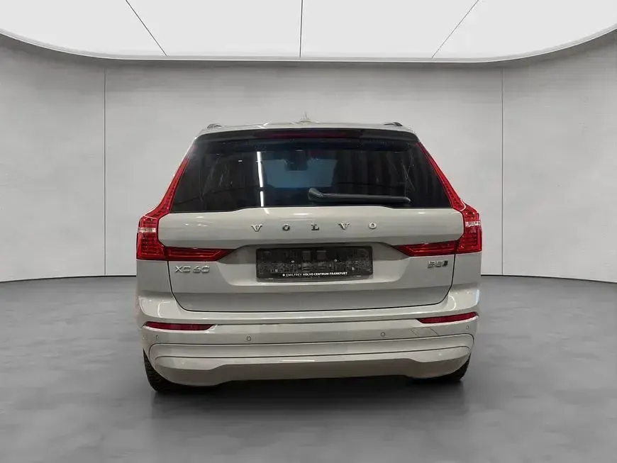 Gebraucht Volvo XC60 Core 250 PS (183 kW) 2024 Blau SUV