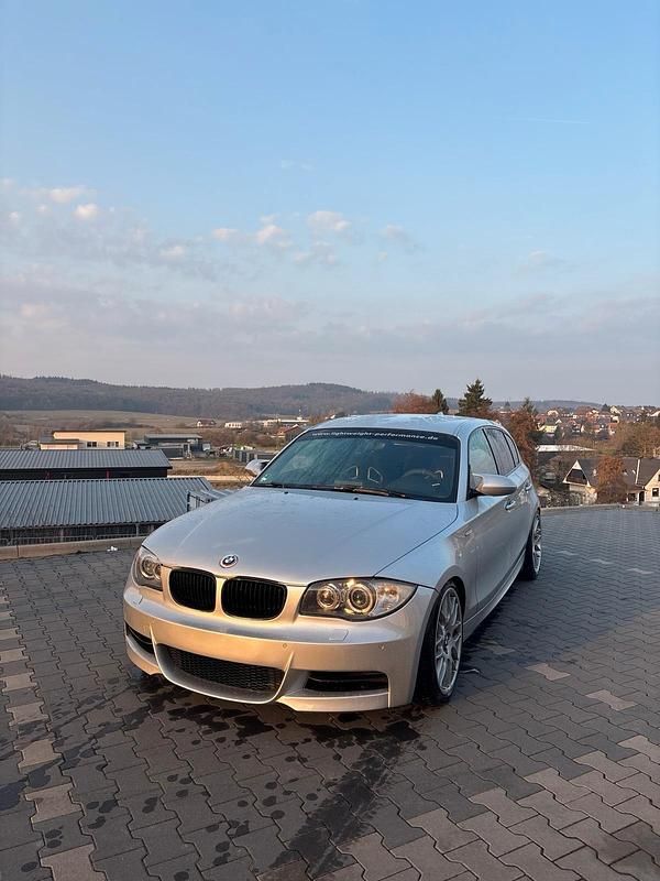 Gebraucht BMW 123 Performance 204 PS (150 kW) 2007 Silber Kleinwagen