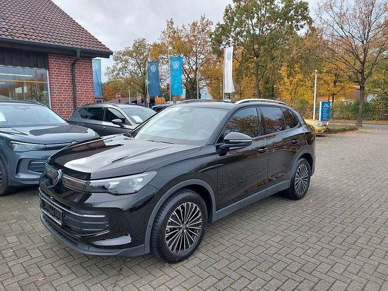 Schwarz Gebraucht 2025 VW Tiguan Goal SUV | 37.490 € (Superpreis) - Bild 1/4