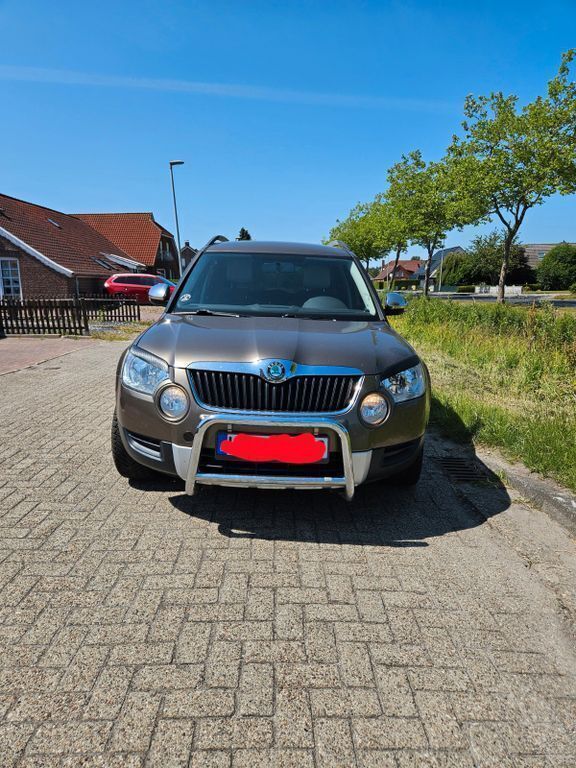 Braun Gebraucht 2012 Skoda Yeti SUV | 4.900 € (Superpreis) - Bild 1/4
