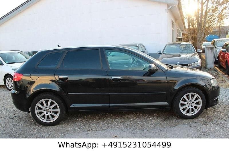 Gebraucht Audi A3 Attraction 125 PS (91 kW) 2011 Schwarz Kleinwagen