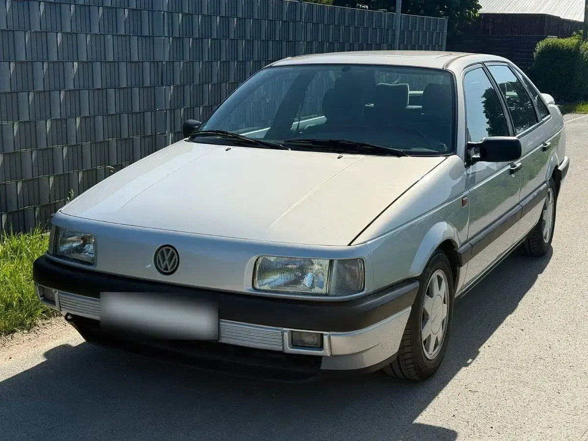 Gebraucht VW Passat 116 PS (85 kW) 1991 Silber Limousine