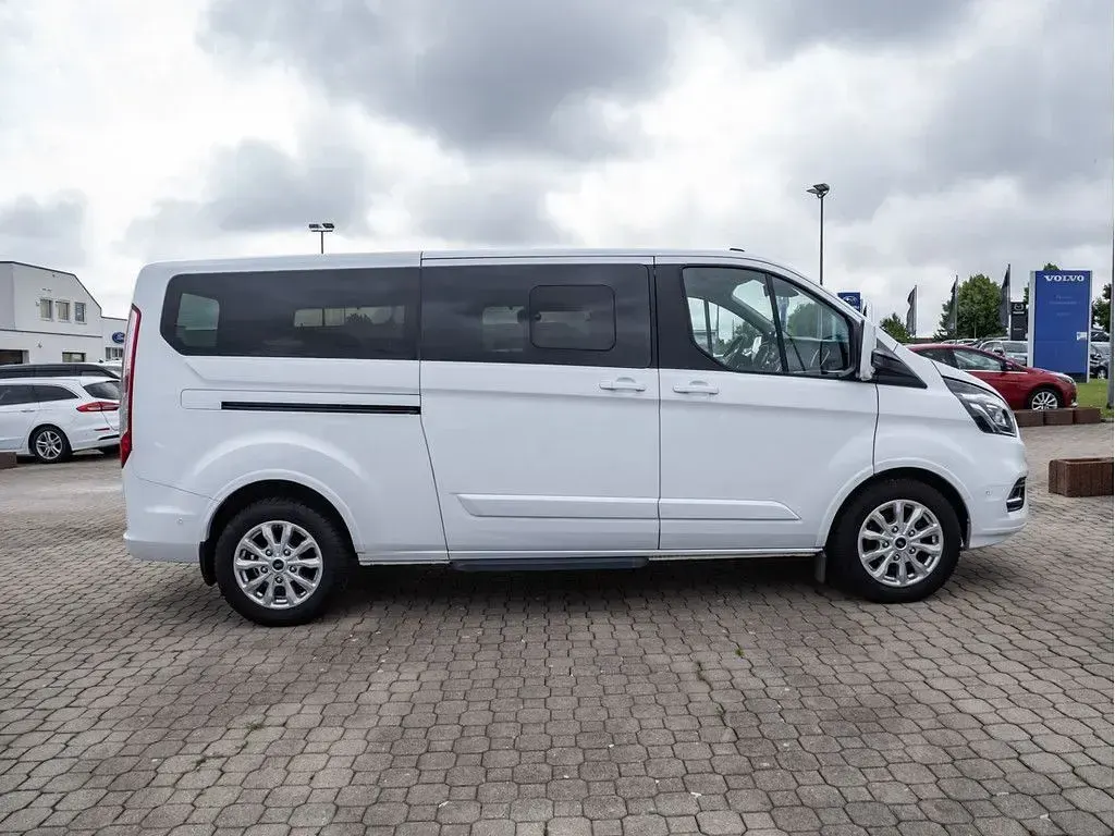 Gebraucht Ford Tourneo Titanium X 150 PS (110 kW) 2022 Frozen white Van / Kleinbus
