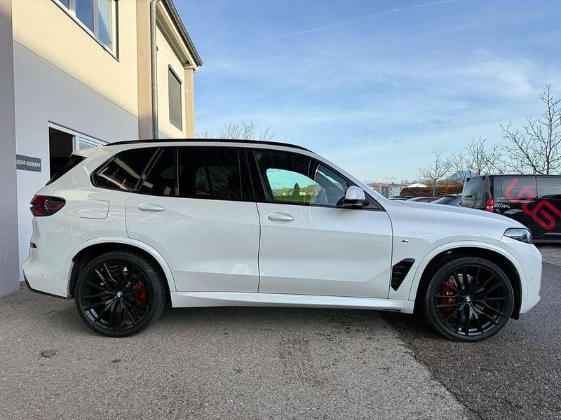 Gebraucht BMW X5 M Sport 352 PS (258 kW) 2025 Mineralweiss metallic SUV