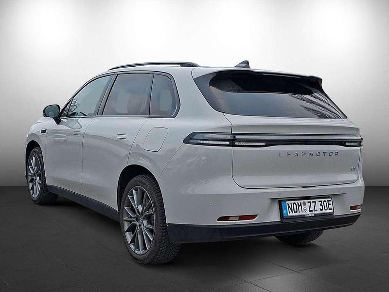 Gebraucht Leapmotor C10 215 PS (158 kW) 2025 Grau SUV