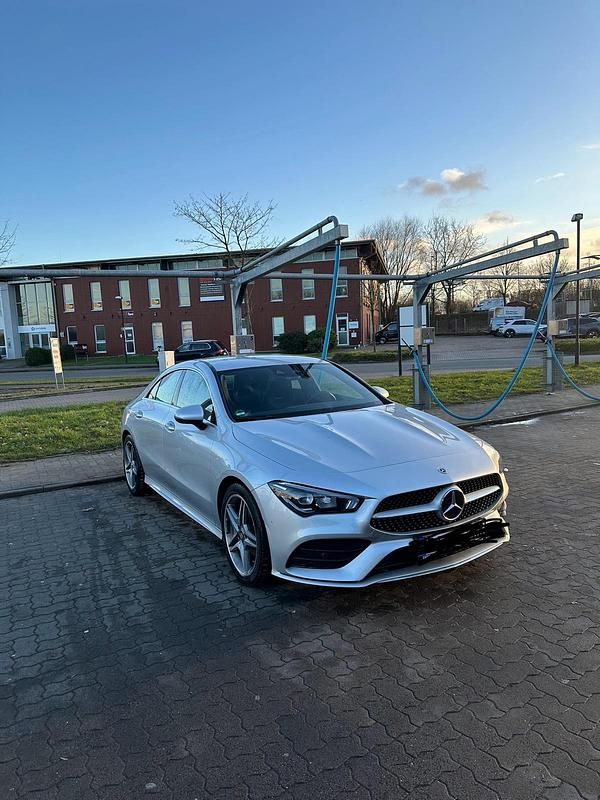 Silber Gebraucht 2023 Mercedes CLA200 AMG line Coupé | 29.000 € (Superpreis) - Bild 1/4