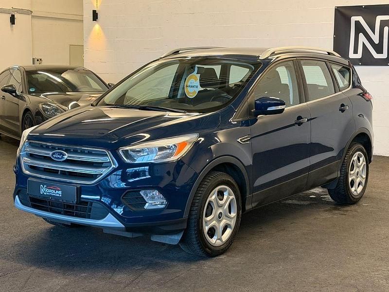 Gebraucht Ford Kuga Trend 120 PS (88 kW) 2017 Blau SUV