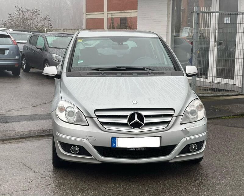 Polarsilber metalliclack Gebraucht 2010 Mercedes B200 Van / Kleinbus | 8.500 € (Etwas zu teuer) - Bild 1/4
