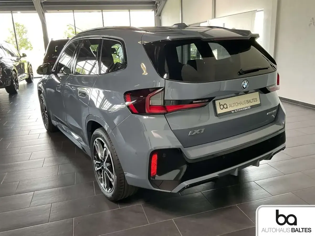 Gebraucht BMW iX1 M Sport 150 kW (204 PS) 2025 Grau SUV